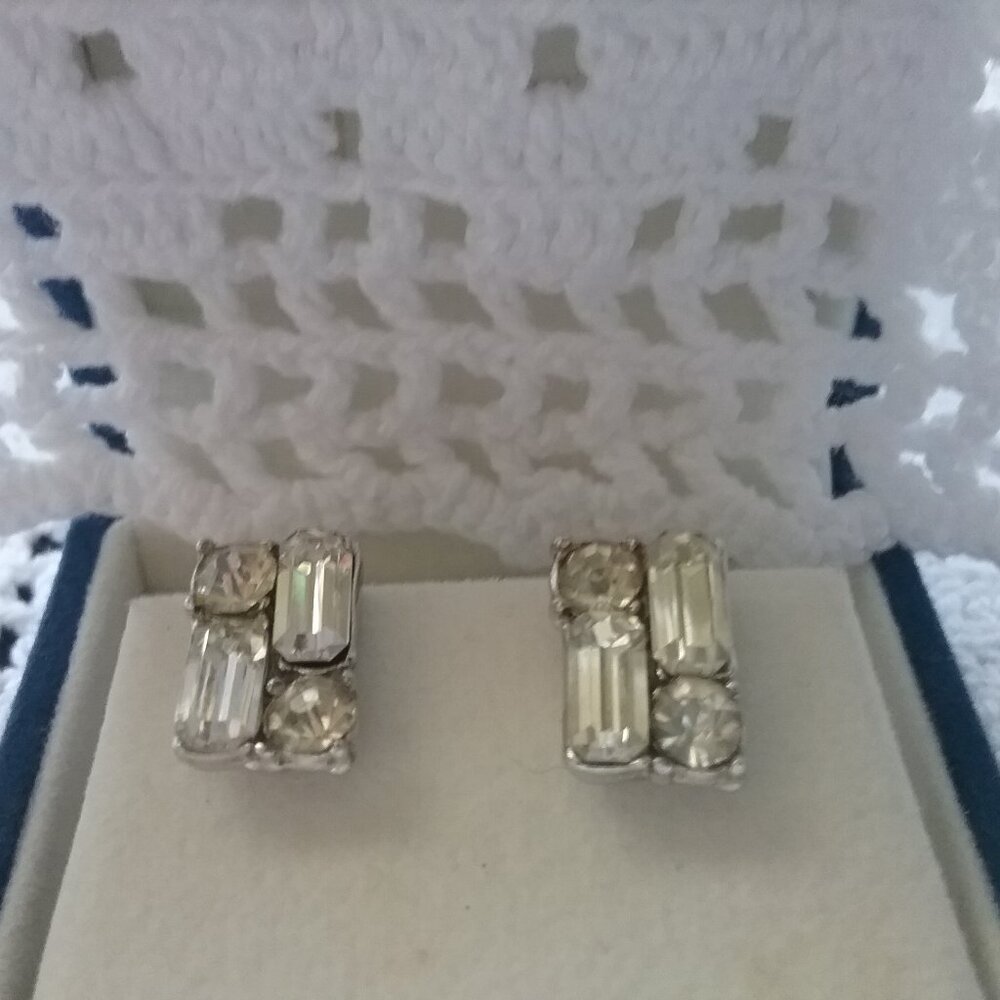 Vintage Clear Rhinestone Earrings with Silver Metal Screwback Fastening